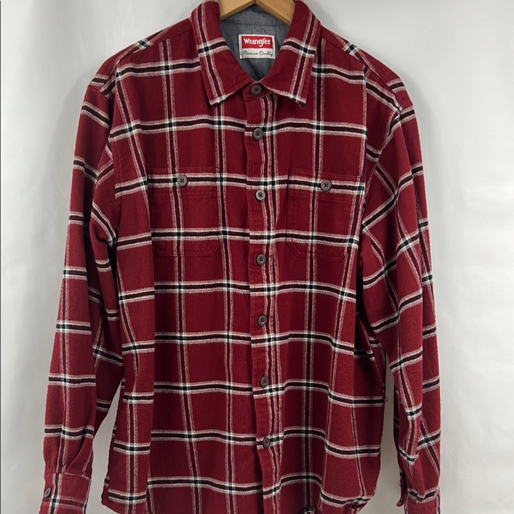 Wrangler Flannel Red, Black,  and White 100% Cotton‎ Plaid Casual Shirt Size XL